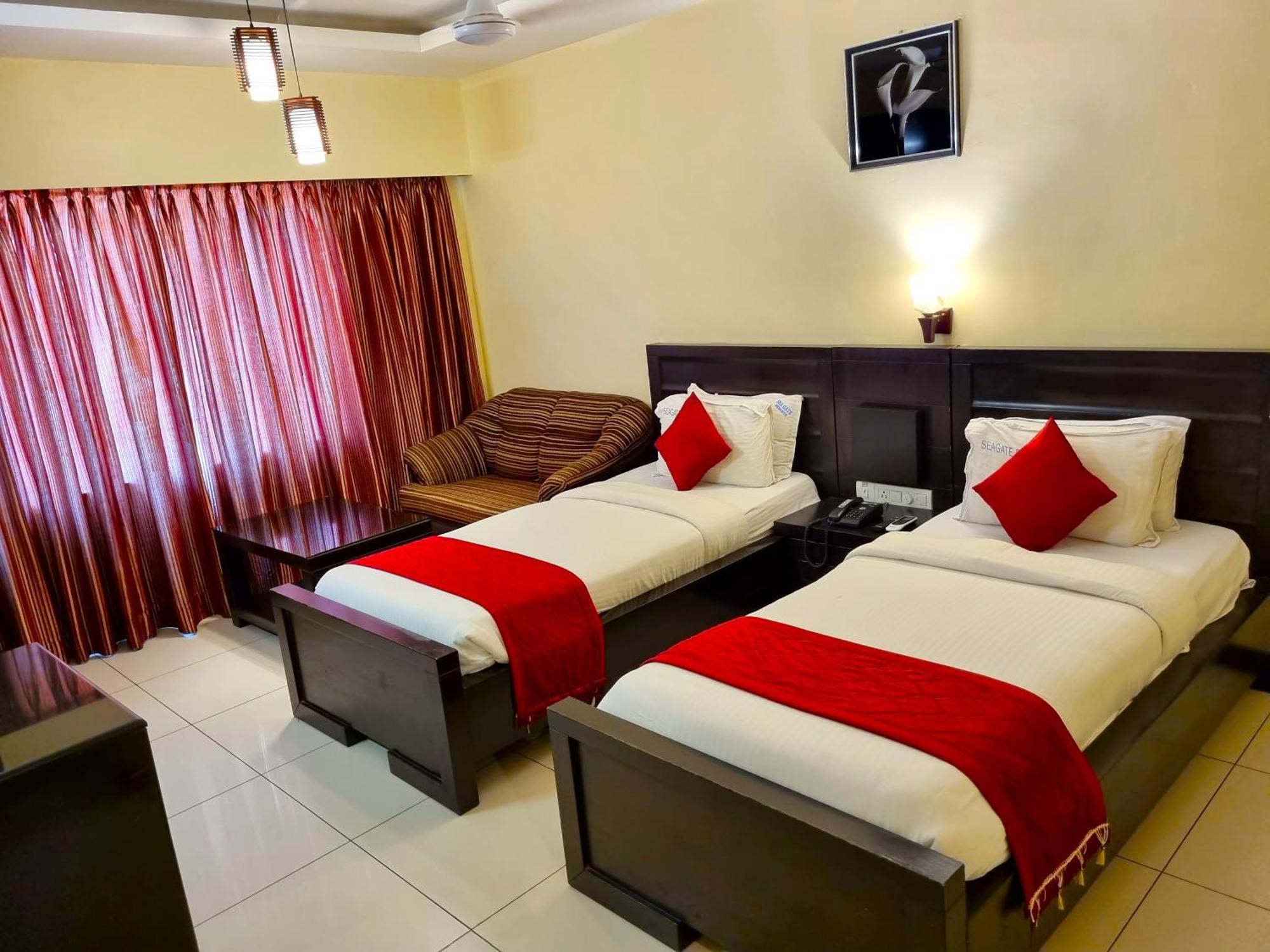 Seagate Church View Resorts Velankanni Extérieur photo